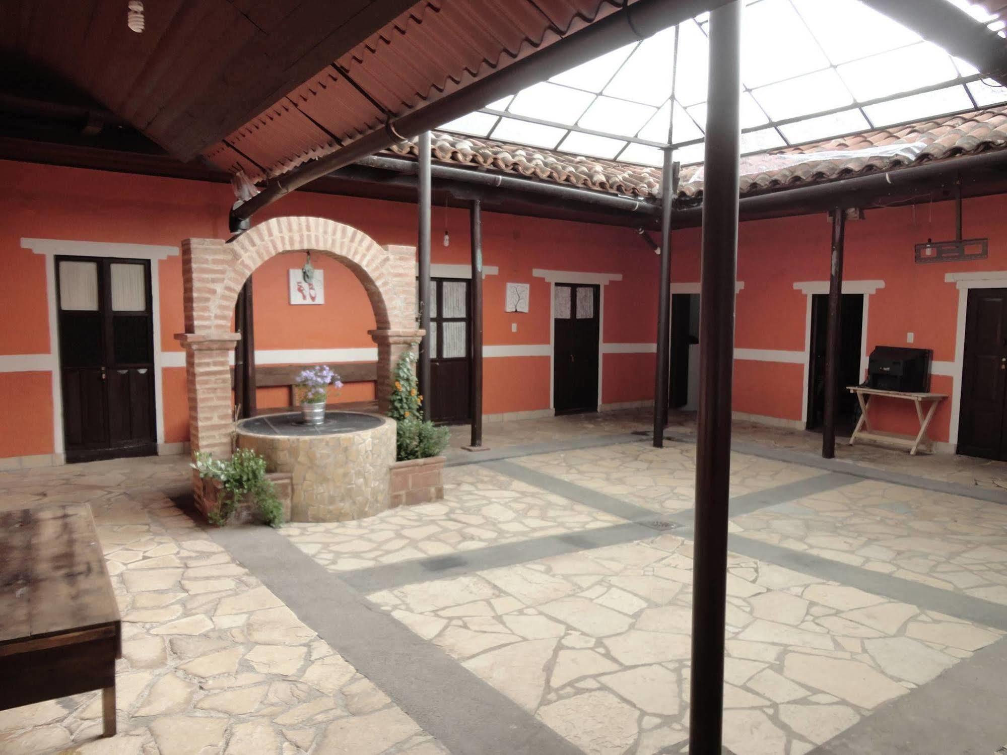 Casa Monad Bed and Breakfast San Cristóbal de Las Casas Exteriör bild